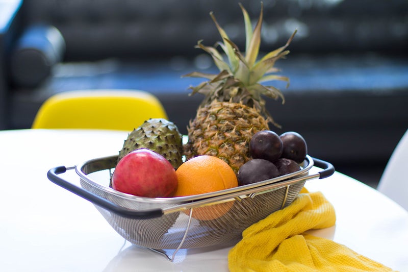i Kito Over the Sink Colander with Expandable Rubber Grip Handles - Fine Mesh Oval Strainer in Stainless Steel -Drain, Rinse Fruits and Vegetables - Image 4